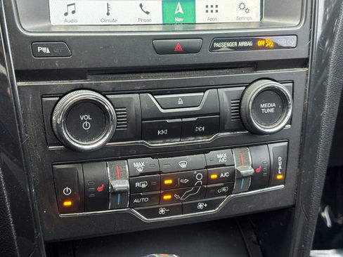 Used 2018 Ford Explorer XLT w/ Equipment Group 202A image 22