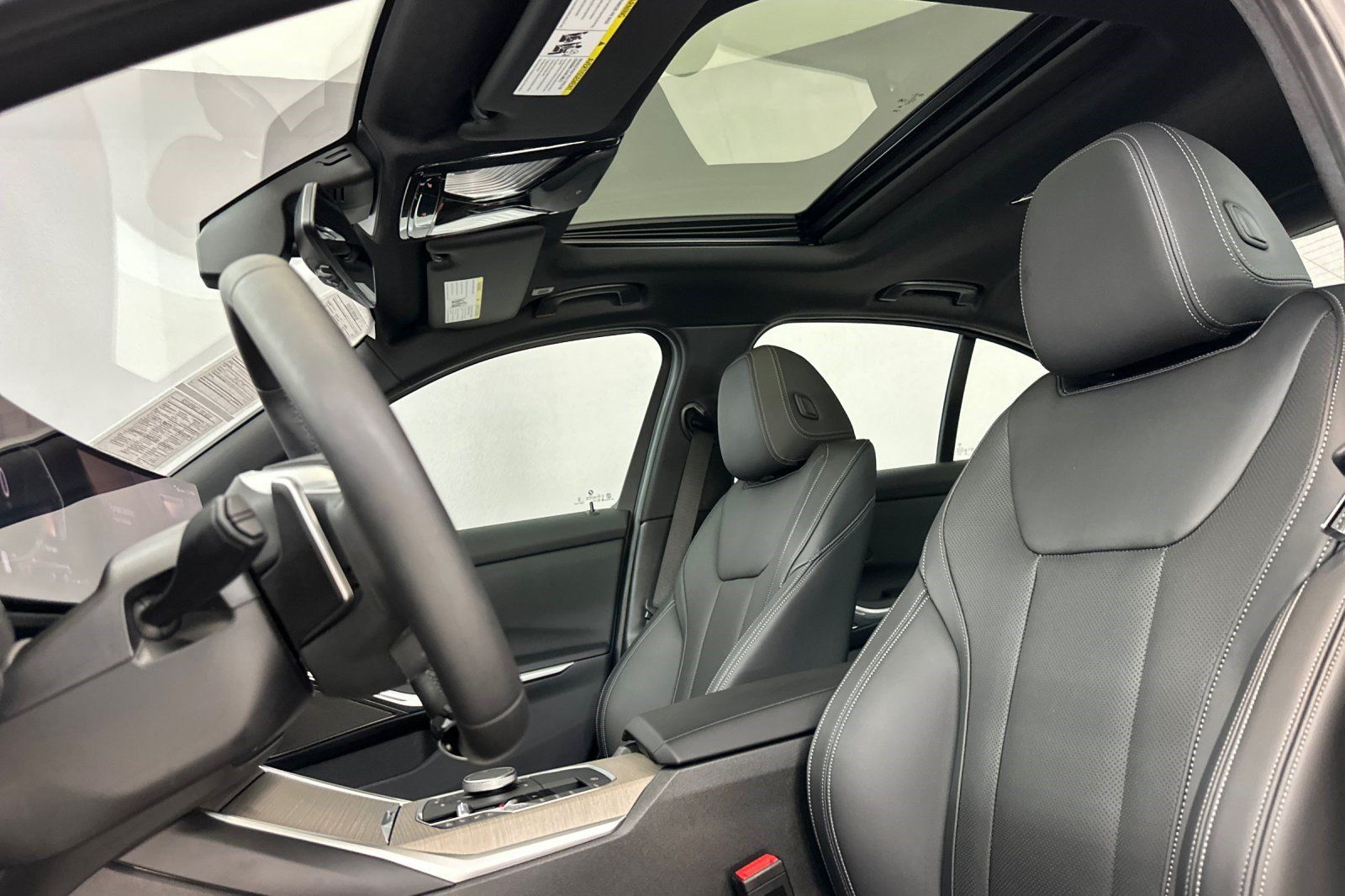 Certified 2025 BMW 330i Sedan w/ Premium Package RWD image 24