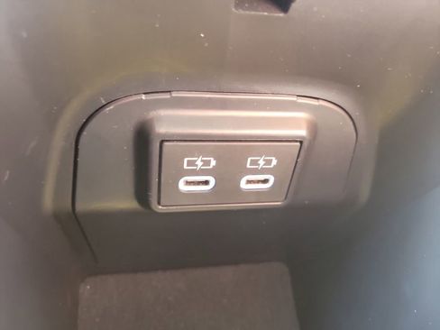 Used 2023 Toyota RAV4 XLE Premium image 23