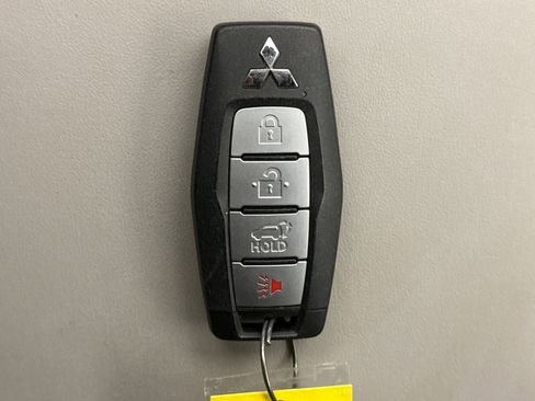 Used 2022 Mitsubishi Outlander SEL image 10