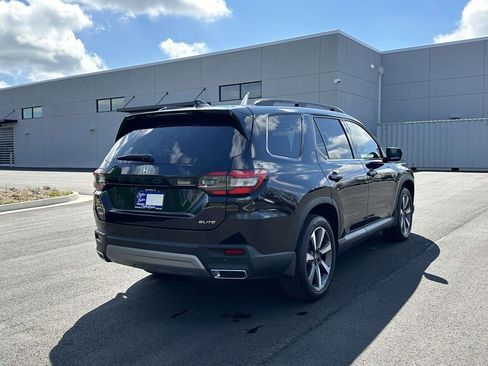 Certified 2025 Honda Pilot Elite image 24