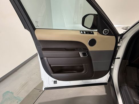 Used 2018 Land Rover Range Rover Sport SE AWD/4WD image 19