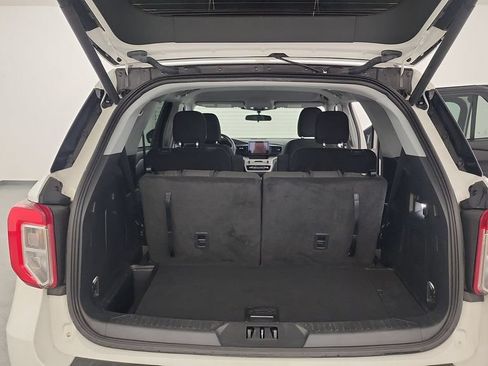 Used 2023 Ford Explorer XLT AWD/4WD image 24