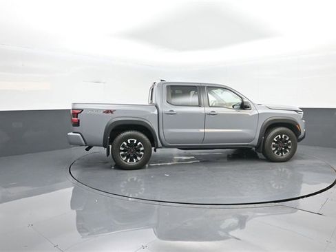 Used 2022 Nissan Frontier PRO-4X image 8