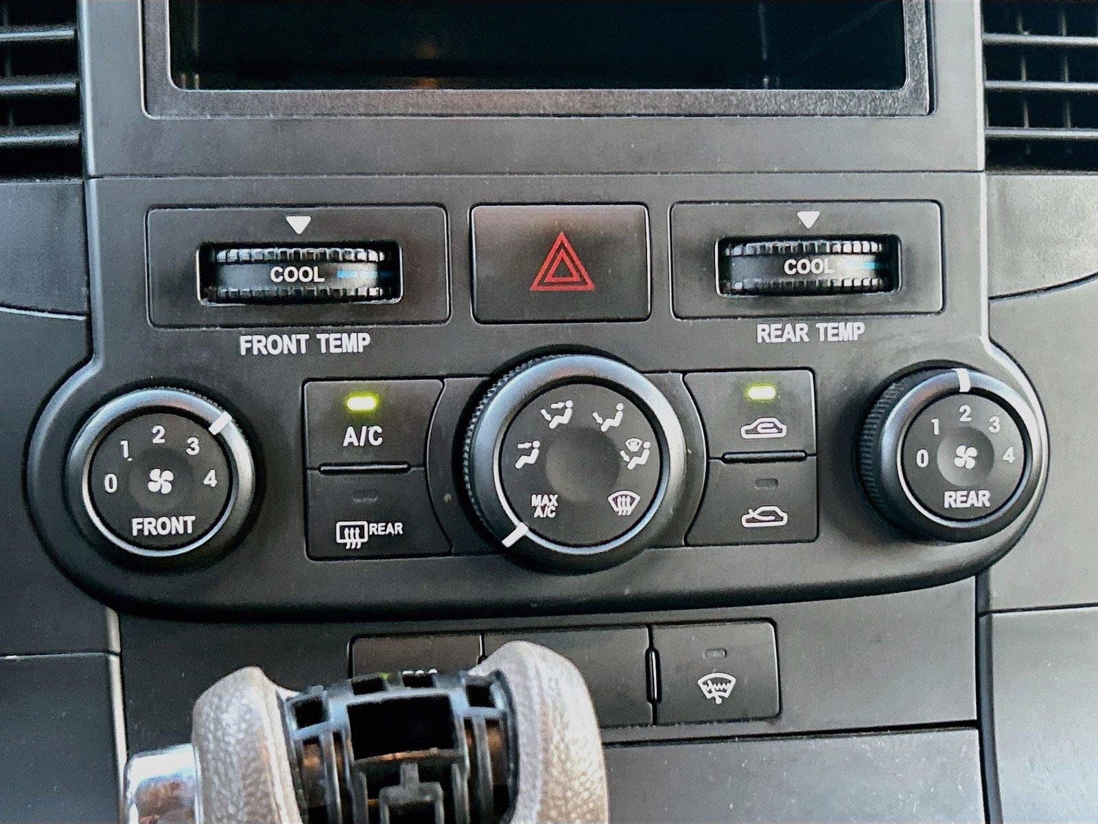 Used 2012 Kia Sedona LX FWD image 29