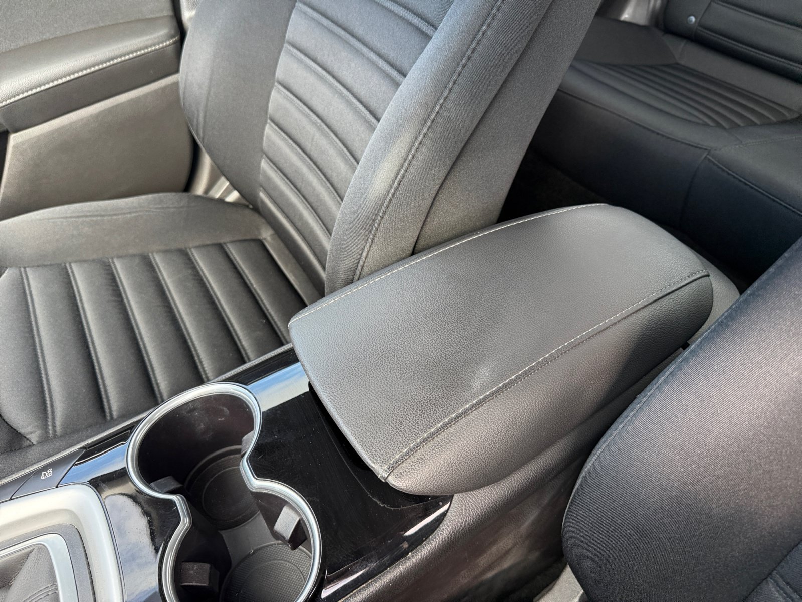 Used 2016 Ford Fusion SE FWD image 14
