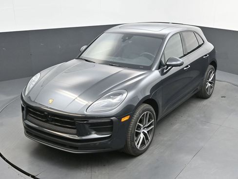 New 2025 Porsche Macan image 31