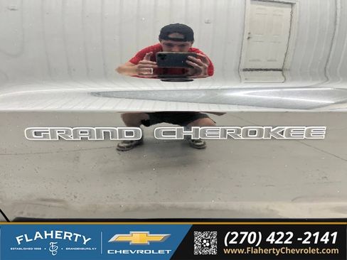 Used 2019 Jeep Grand Cherokee Limited AWD/4WD image 19