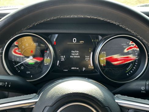 Used 2023 Jeep Wrangler Unlimited Sahara image 27