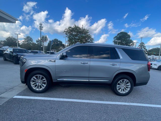Used 2023 GMC Yukon SLT w/ SLT Luxury Package AWD/4WD image 3