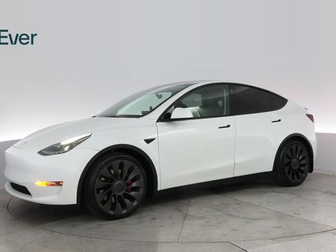 Used 2023 Tesla Model Y Performance image 15