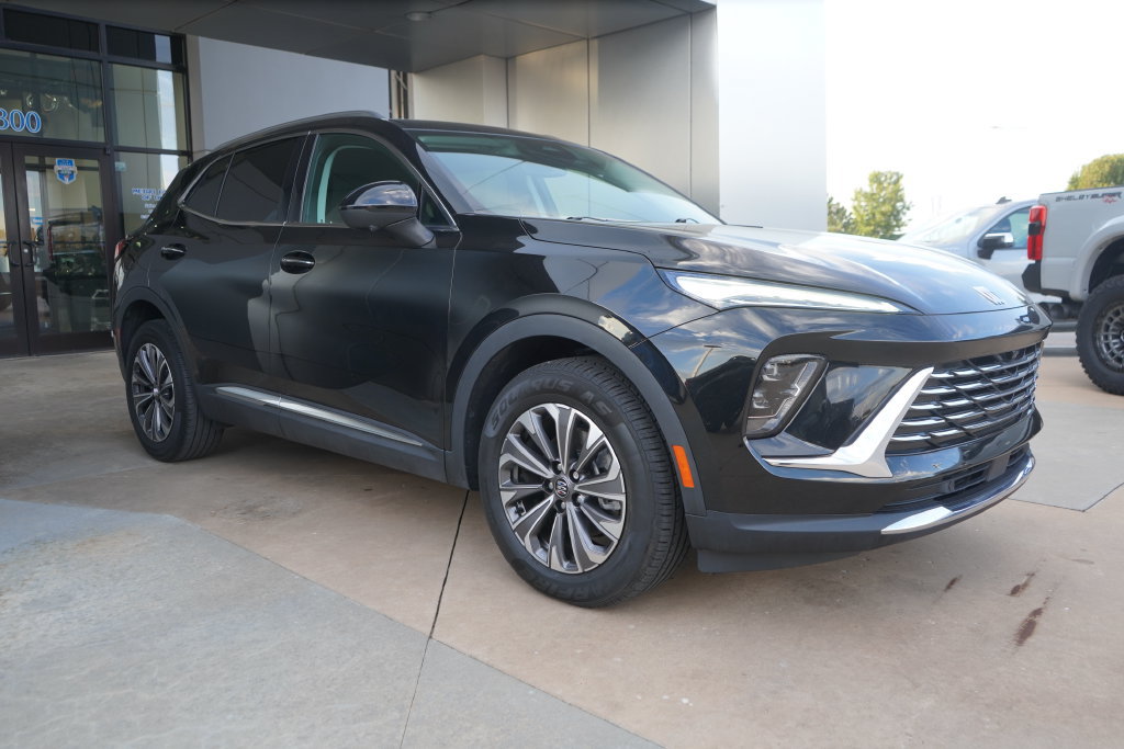 Used 2024 Buick Envision Preferred AWD/4WD image 3