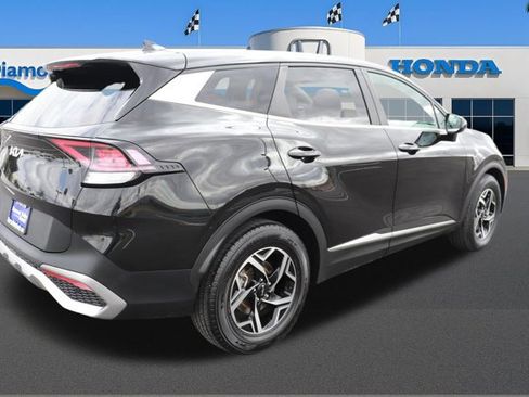 Used 2023 Kia Sportage LX FWD image 7