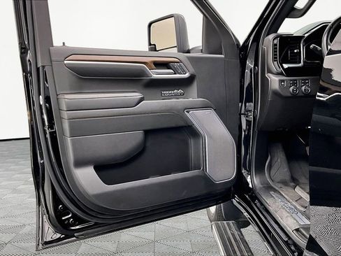 Used 2024 Chevrolet Silverado 1500 High Country w/ High Country Premium Package AWD/4WD image 24