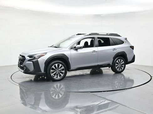 Used 2025 Subaru Outback Touring AWD/4WD image 6