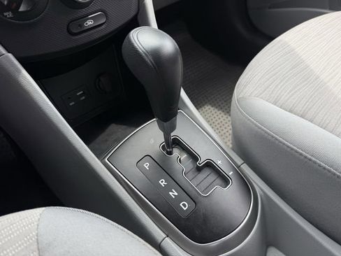 Used 2017 Hyundai Accent SE FWD image 18