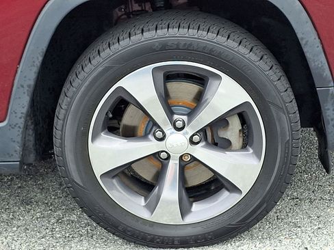 Used 2019 Jeep Cherokee Limited AWD/4WD image 8
