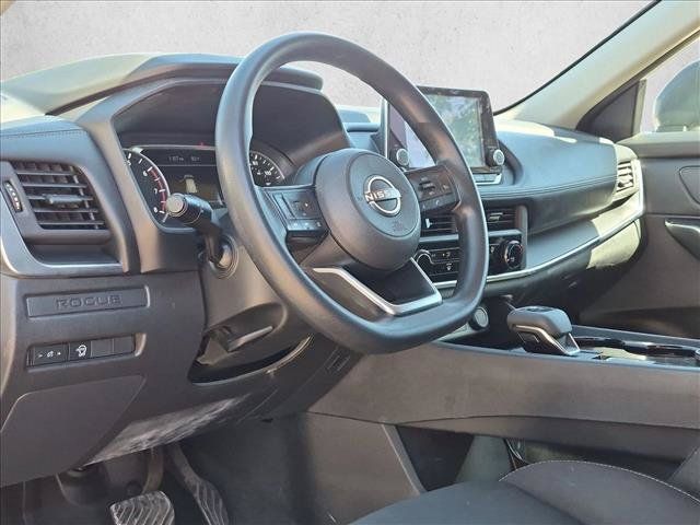 Used 2024 Nissan Rogue S AWD/4WD image 10