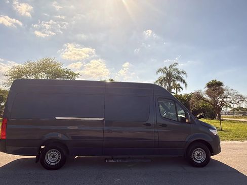 Used 2019 Mercedes-Benz Sprinter 170 image 8