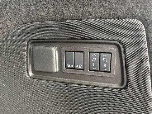 Certified 2025 Cadillac Escalade ESV Sport Platinum AWD/4WD image 7
