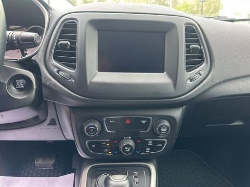 Used 2019 Jeep Compass Latitude w/ Popular Equipment Group AWD/4WD image 16