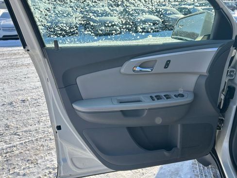 Used 2012 Chevrolet Traverse LT image 13