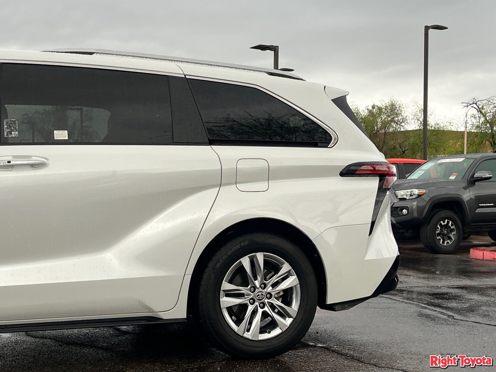 Certified 2023 Toyota Sienna Limited FWD image 11
