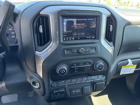 Used 2024 Chevrolet Silverado 1500 Custom Trail Boss w/ Turbomax Blackout Package AWD/4WD image 22