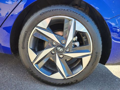 Used 2022 Hyundai Elantra Limited image 32