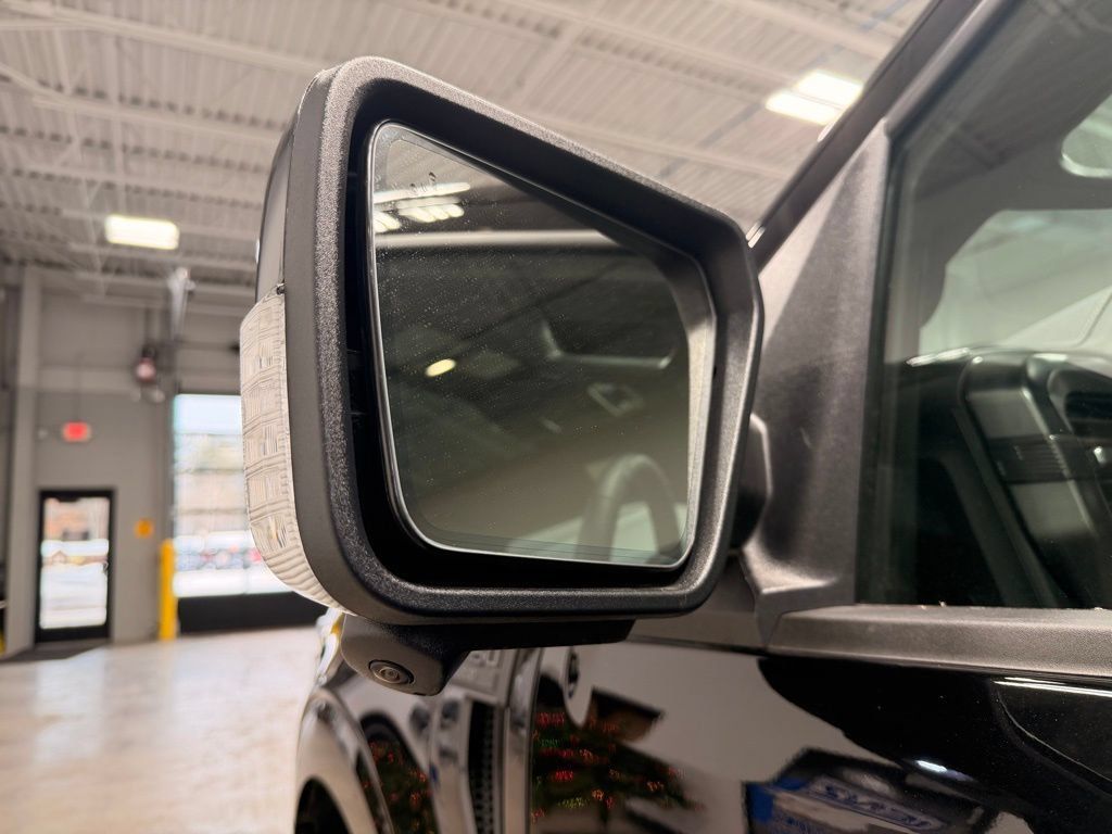 Used 2025 Ford F150 Lariat AWD/4WD image 19