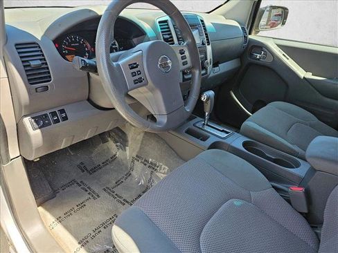 Used 2016 Nissan Frontier SV AWD/4WD image 18