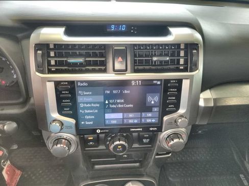 Used 2020 Toyota 4Runner SR5 AWD/4WD image 16