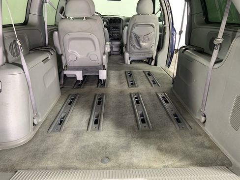 Used 2004 Dodge Grand Caravan SXT image 14