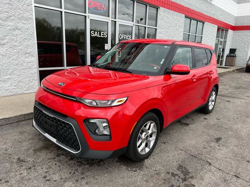 Used 2020 Kia Soul S FWD image 2
