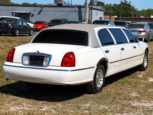 Used 1999 Lincoln Town Car Executive image 11