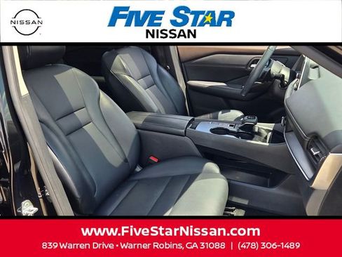 Used 2023 Nissan Rogue SV w/ SV Premium B Package FWD image 16