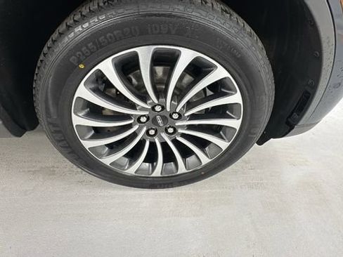 Used 2021 Lincoln Aviator Reserve w/ Equipment Group 201A AWD/4WD image 9