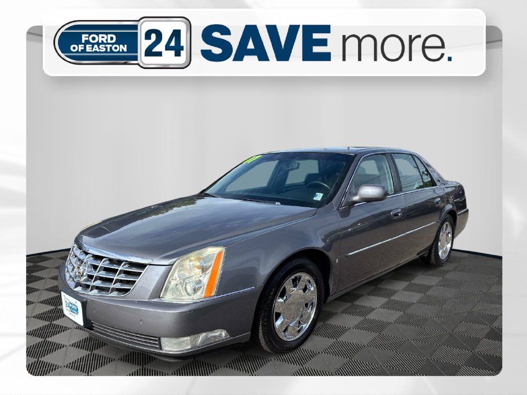 Used 2007 Cadillac DTS Luxury I w/ Sun And Navigation Package FWD image 1