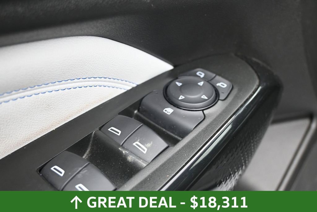 Used 2025 Chevrolet Trax LT FWD image 17
