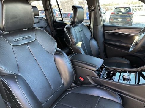 Used 2023 Jeep Grand Cherokee Overland w/ Luxury Tech Group IV image 15