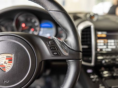 Used 2014 Porsche Cayenne Platinum Edition image 28