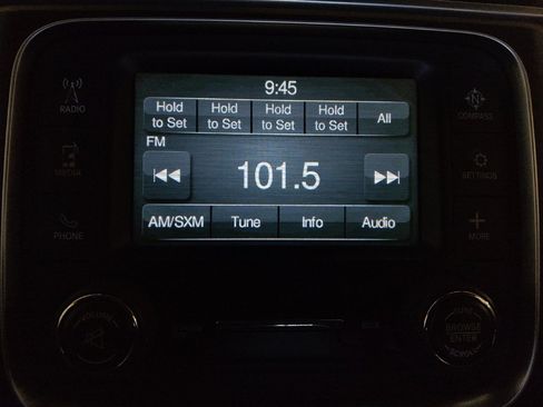 Used 2020 RAM 1500 Classic SLT image 25