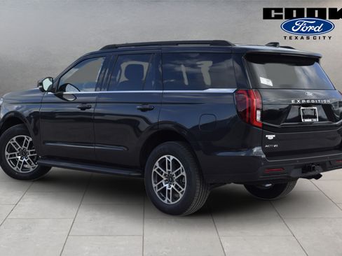 New 2026 Ford Expedition Active RWD image 3