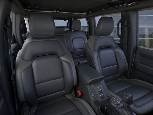 New 2025 Ford Bronco Outer Banks w/ Sasquatch Package image 11