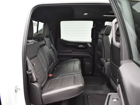 Used 2023 GMC Sierra 1500 AT4X image 11