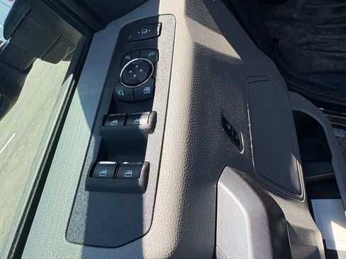 Used 2022 Ford F250 XLT w/ XLT Premium Package AWD/4WD image 16