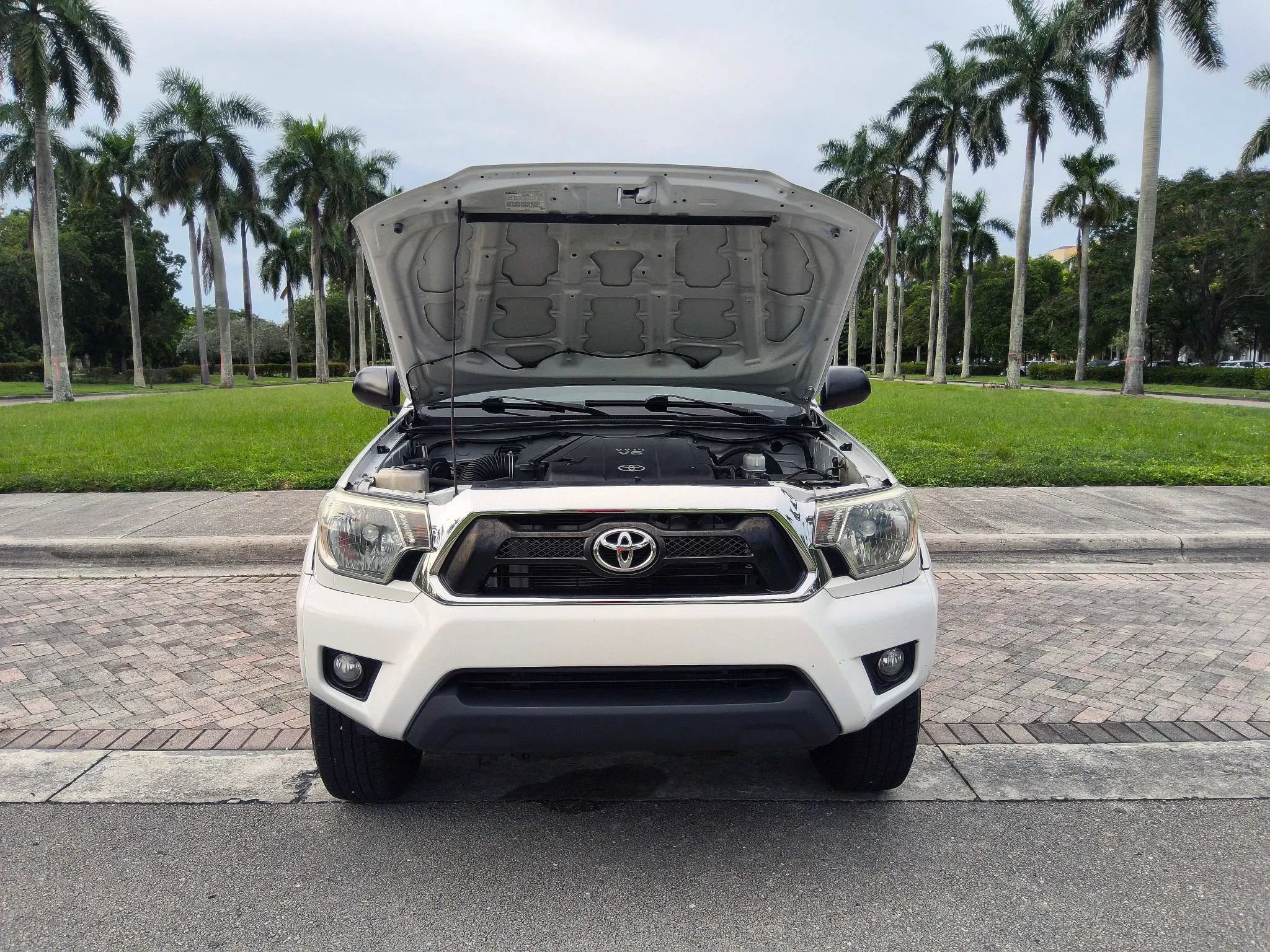 Used 2014 Toyota Tacoma PreRunner w/ SR5 Package RWD image 28