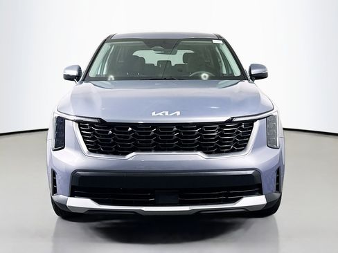 Used 2025 Kia Sorento LX image 2