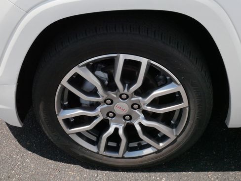 Used 2023 GMC Terrain Denali w/ Denali Premium Package AWD/4WD image 15