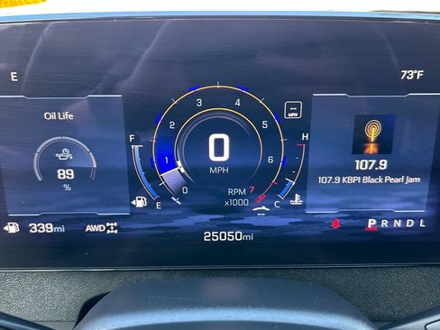 Used 2025 Chevrolet Traverse LT w/ Midnight/Sport Edition AWD/4WD image 12